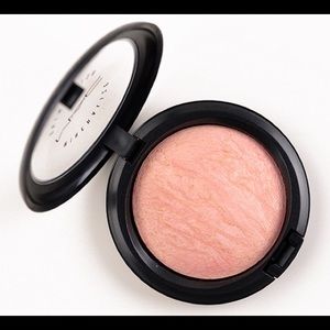MAC Cosmetics Porcelain Pink Mineralize Skinfinish